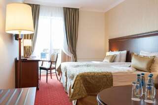 Отель Hotel Splendor Бабиче Нове Двухместный номер с 1 кроватью или 2 отдельными кроватями-1